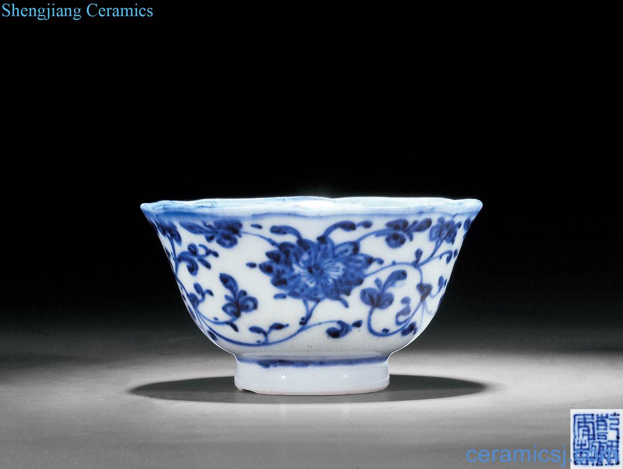 Qing qianlong Blue and white tie up branch lines take koubei flowers