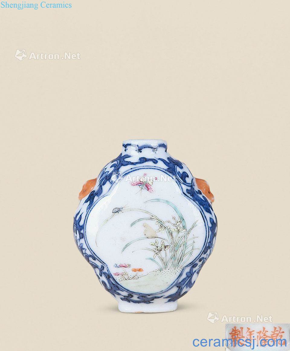 Qing porcelain medallion pastel flowers lines pipes