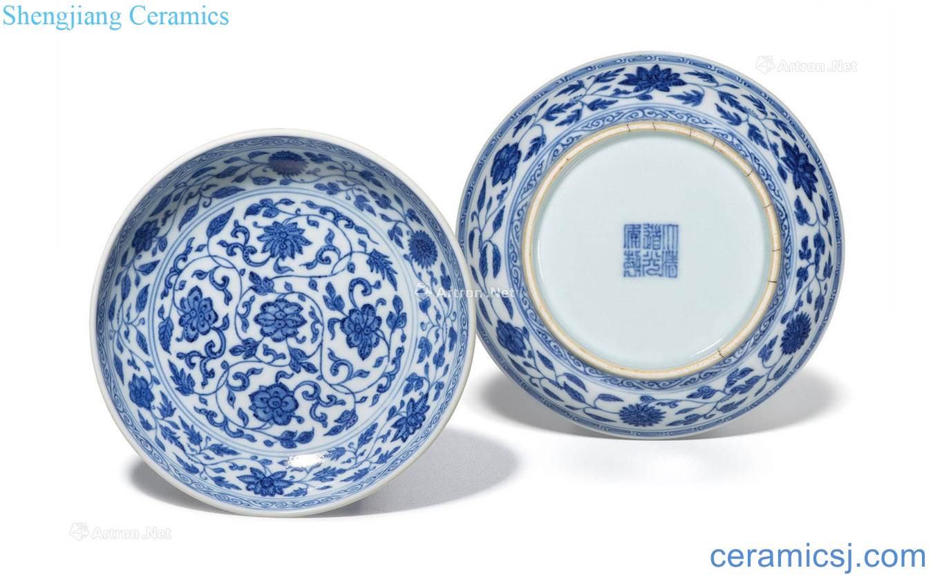 Qing daoguang Blue and white tie up branch flowers tray (a)