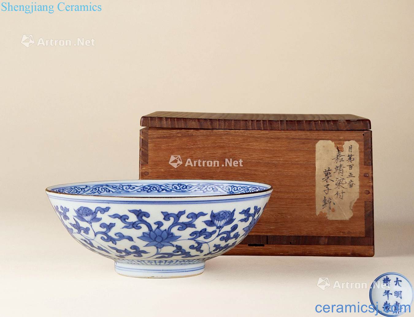 The late Ming dynasty Blue and white lotus flower green-splashed bowls