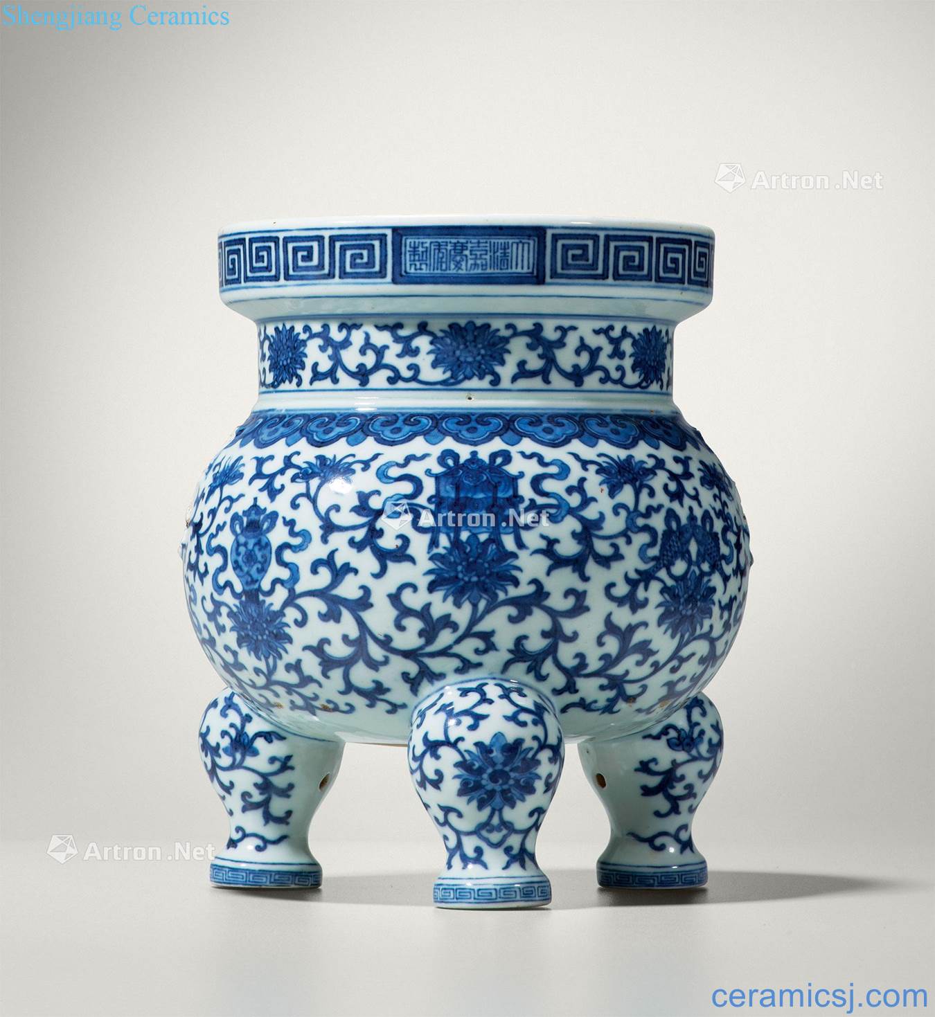 Qing jiaqing Blue and white tie up branch lotus eight auspicious grain furnace with three legs