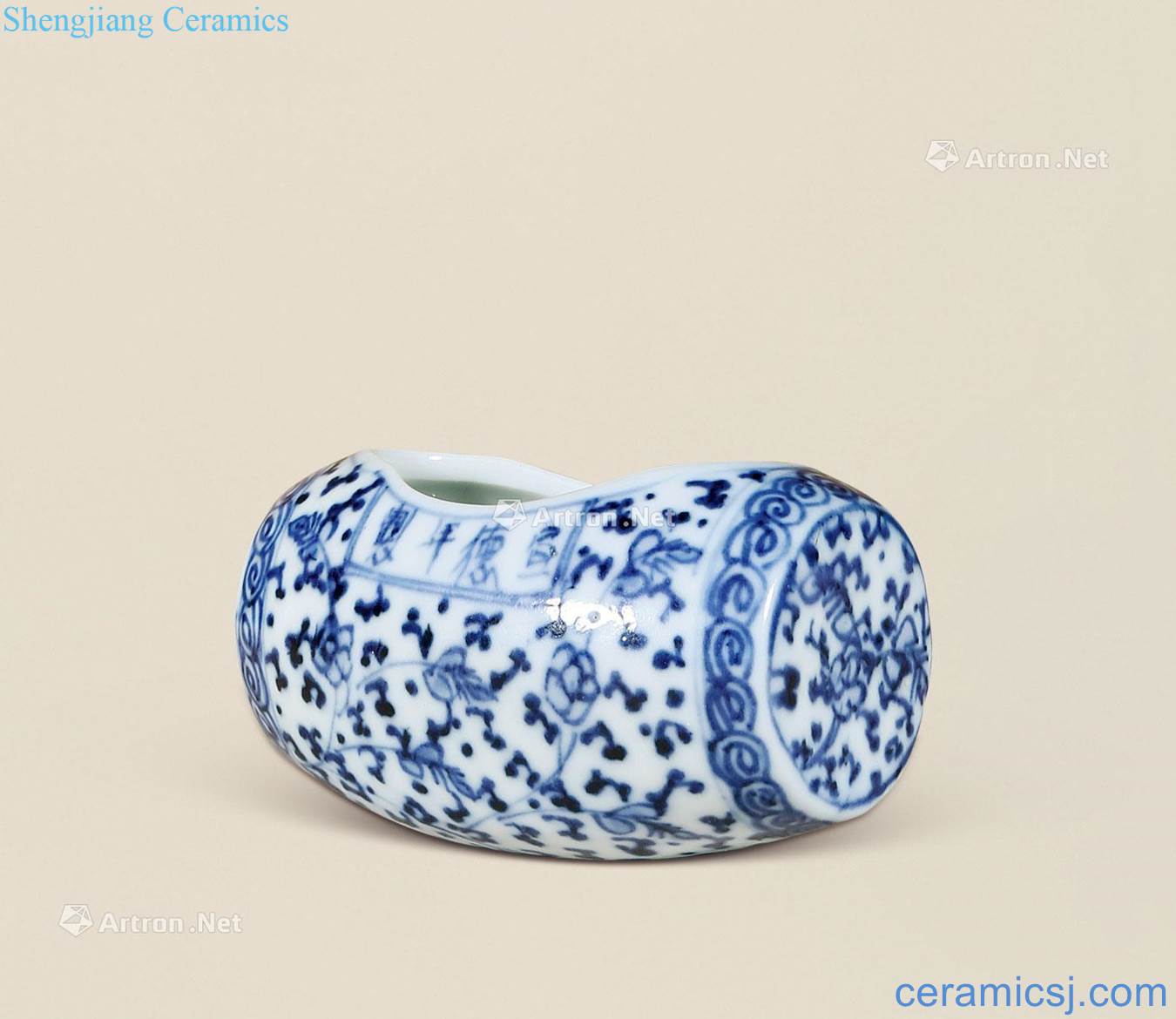 Qing yongzheng Blue and white flowers around branches bird food cans