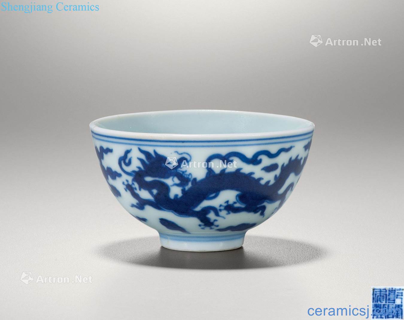 Qing qianlong Blue and white YunLongWen small cup
