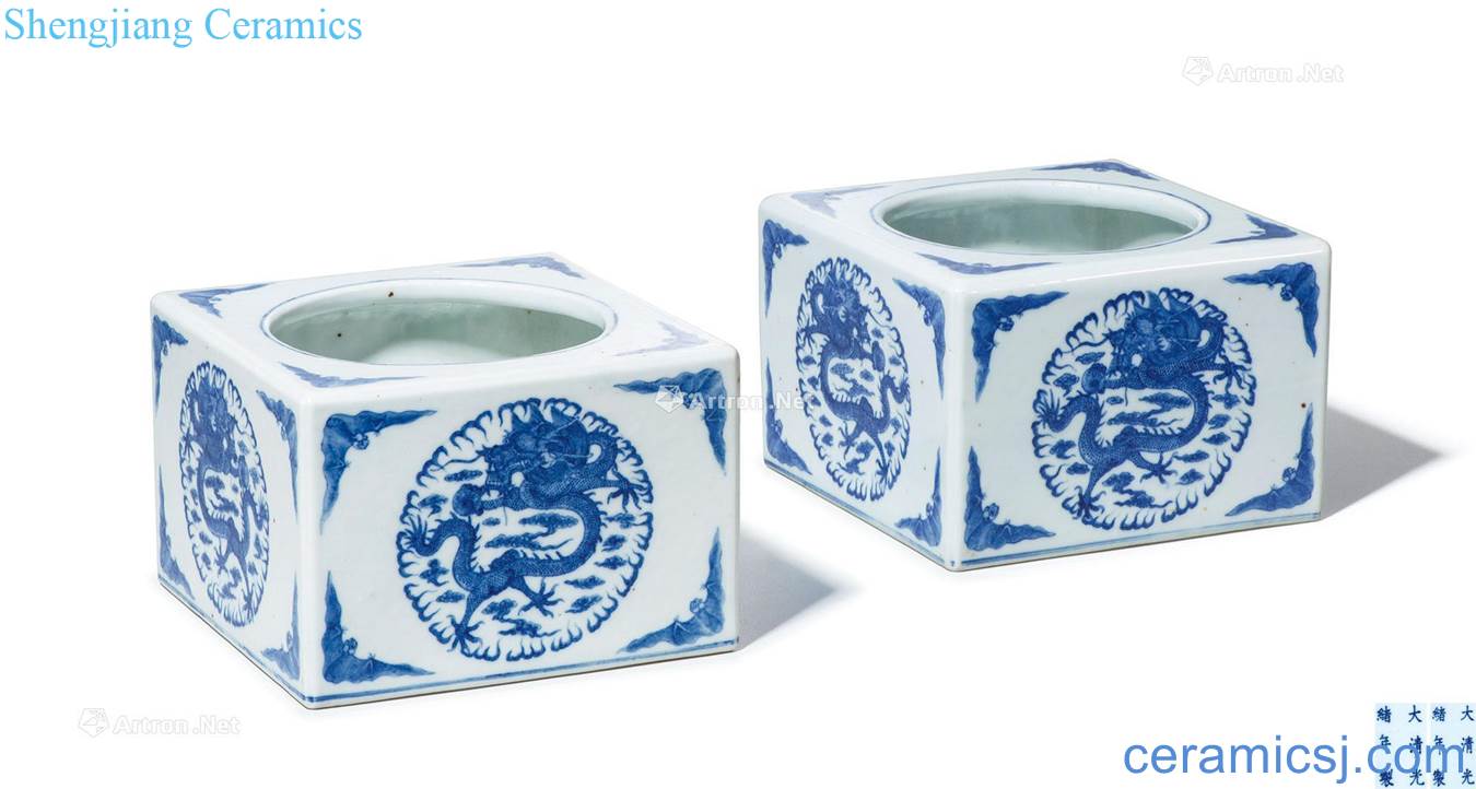 Qing guangxu Group dragon square canister (a)