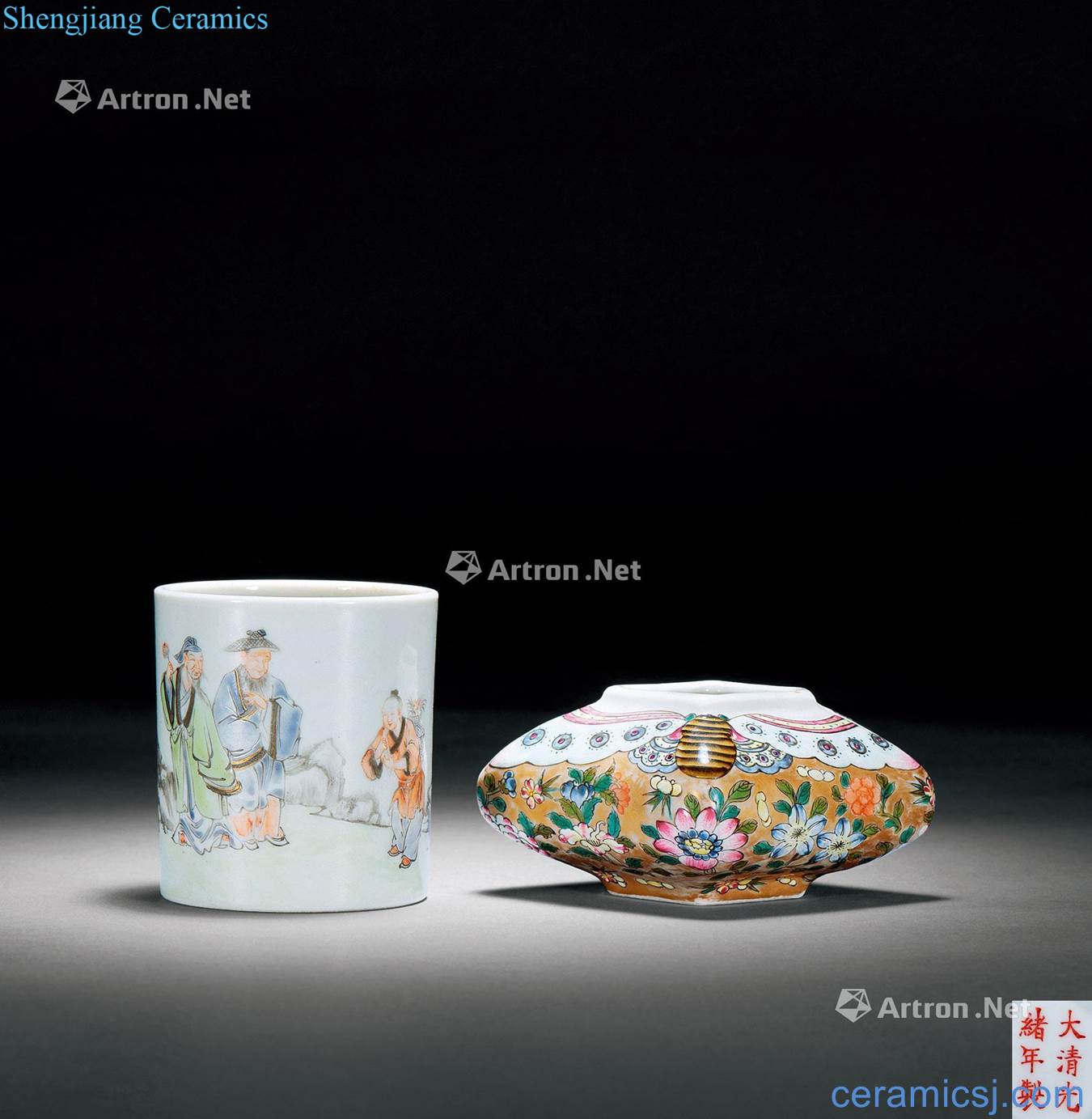 Pure gold base famille rose flower butterfly tattoo water jar Stories of pastel brush pot (two)