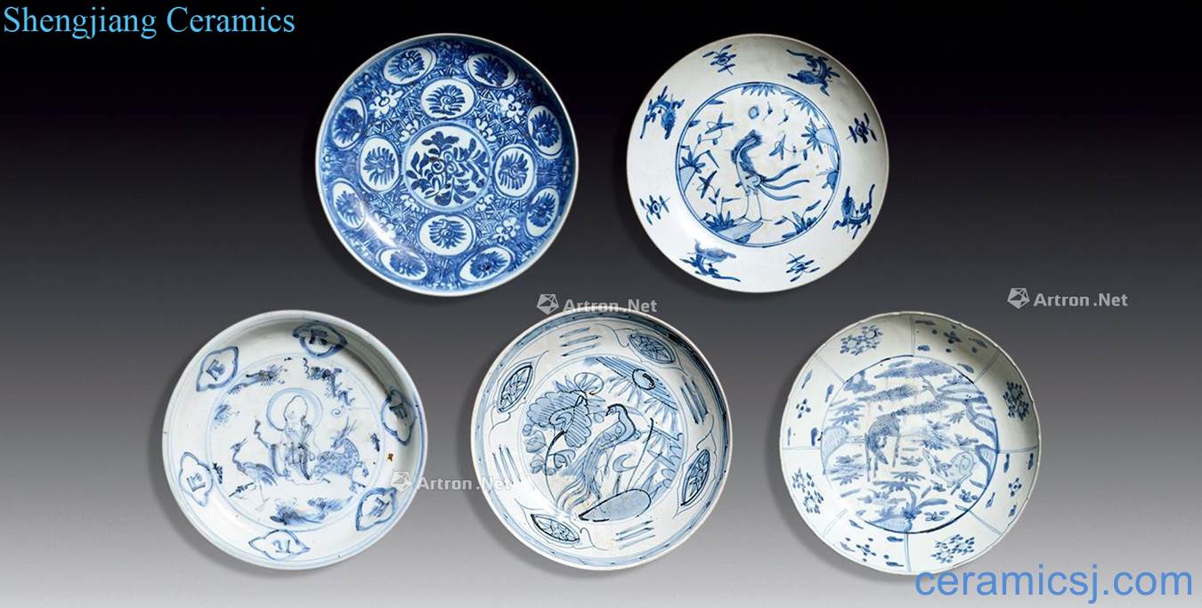 Ming blue and white plate (5)
