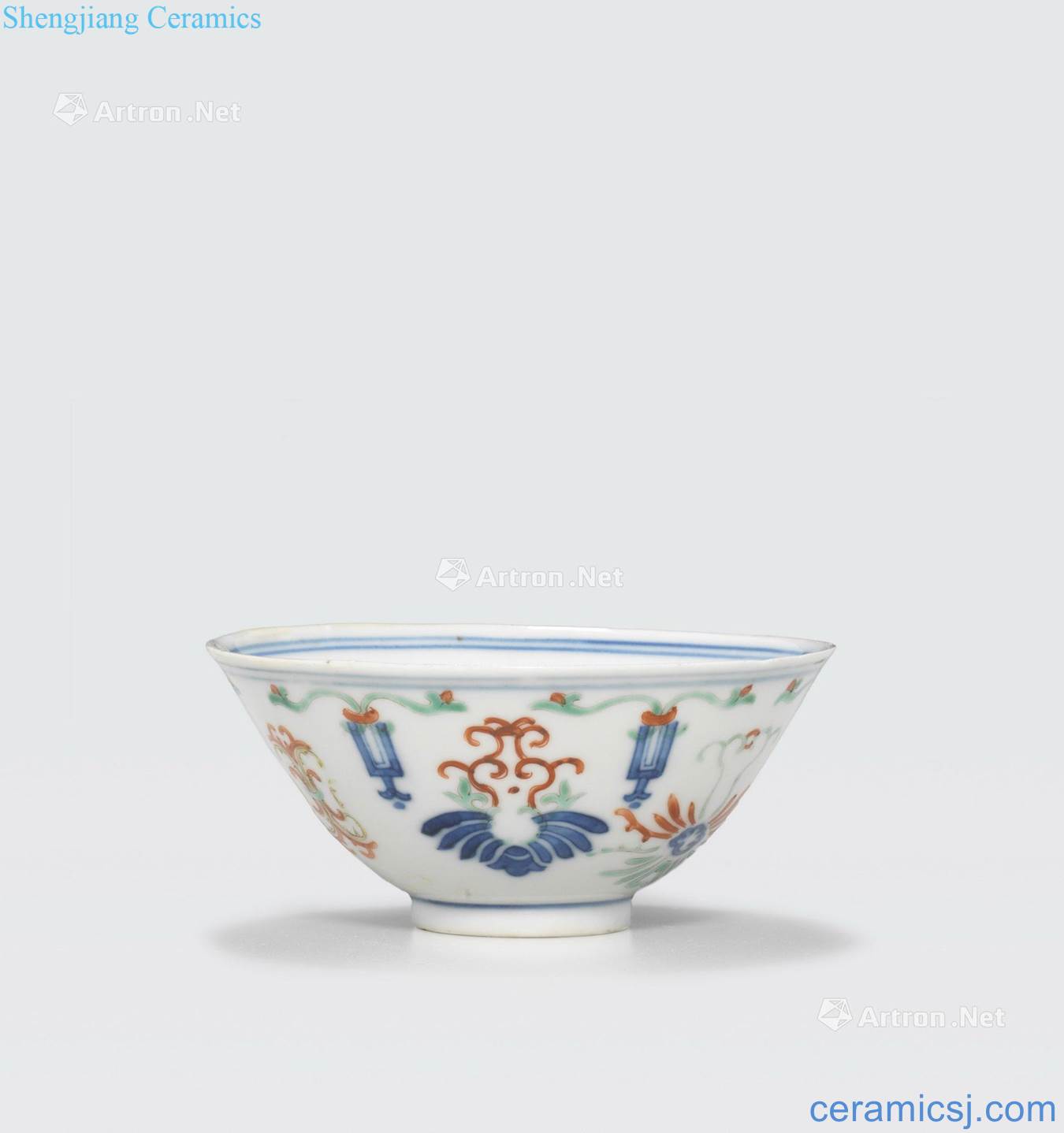 Qianlong mark, the Republic period A SMALL WUCAI ENAMELED BOWL