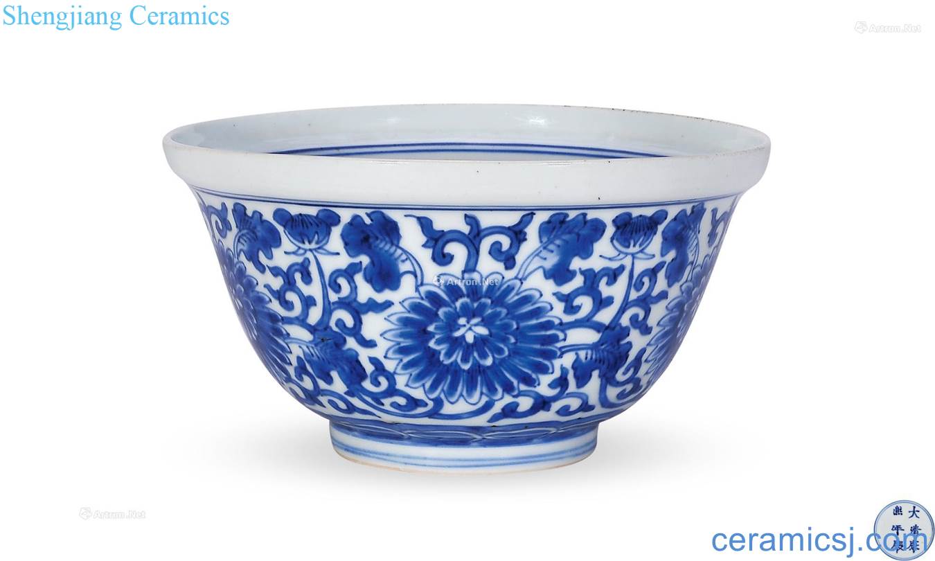 The qing emperor kangxi Blue and white lotus flower grain fold along the bowl