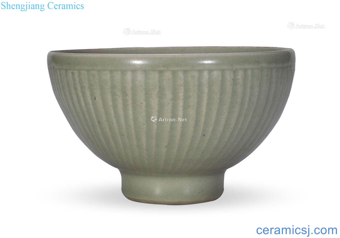 Ming Longquan celadon stamps flowers green-splashed bowls