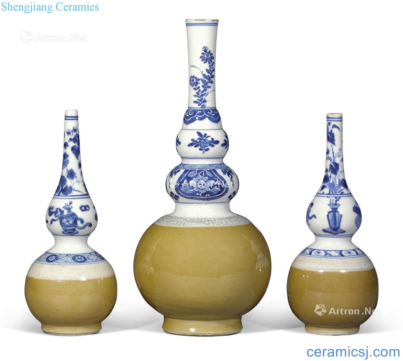 The qing emperor kangxi Blue and white sauce glaze bottle gourd (three)