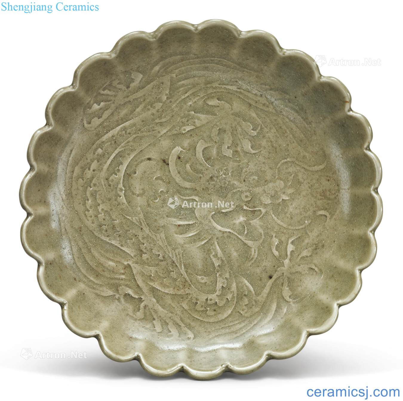 Northern song dynasty/gold Yao state green glazed carved dragon both disc plate