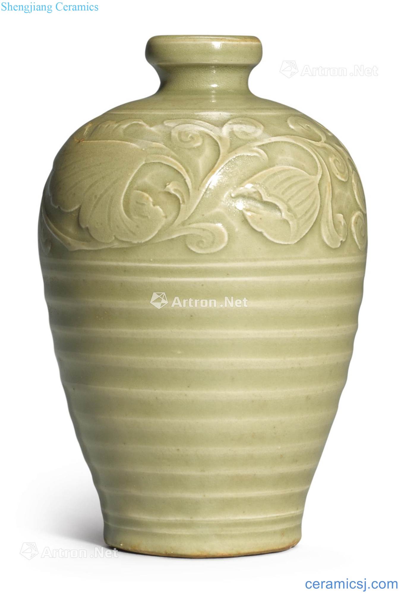 Northern song dynasty/gold yao state kiln is green glazed carved lotus flower grain xiaomei bottle