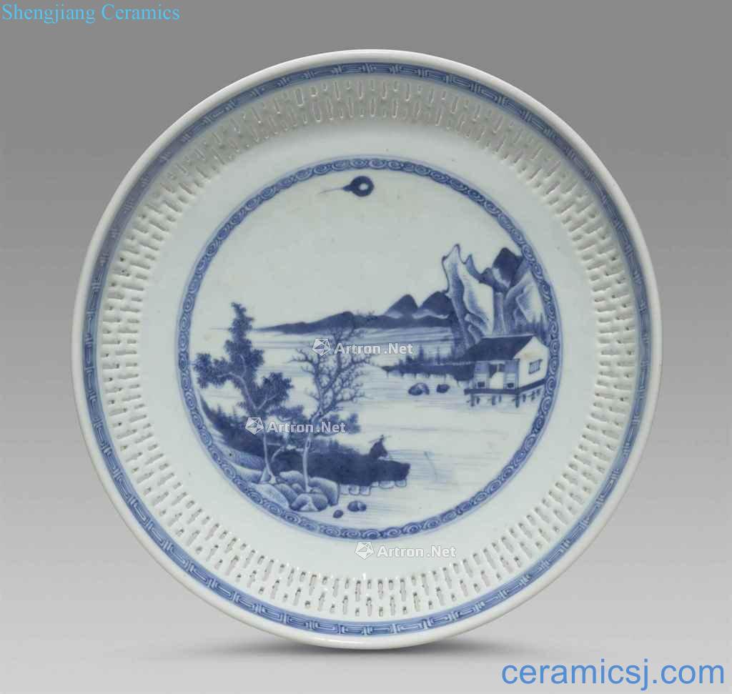 In the 18th century qing Blue and white hollow out scenery figure
