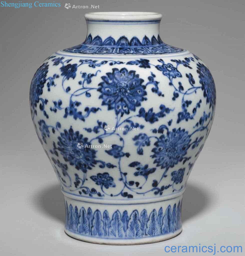 In the 18th century qing Blue and white lotus flower grain xiaomei bottle