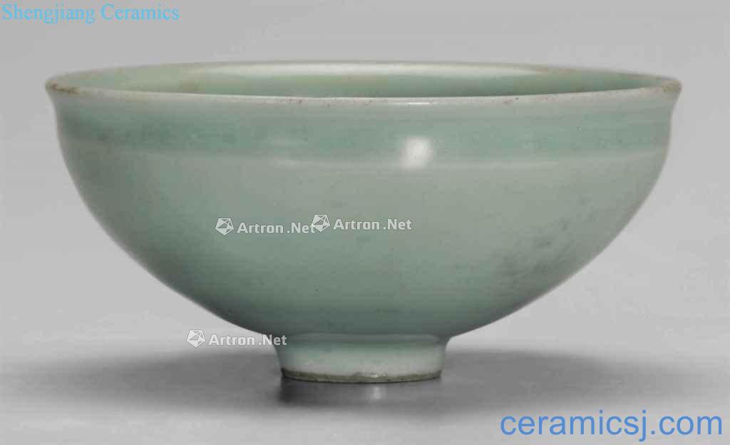 The southern song dynasty Small 盌 longquan celadon green glaze