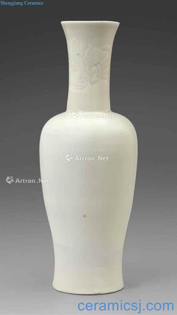 Ming/qing in the 18th century dehua white glazed carved longnu tackled zhi wen bottles