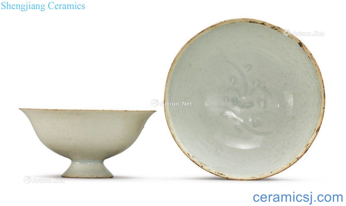 The song dynasty Green white glaze hand-cut 盌 and green best 盌 craft