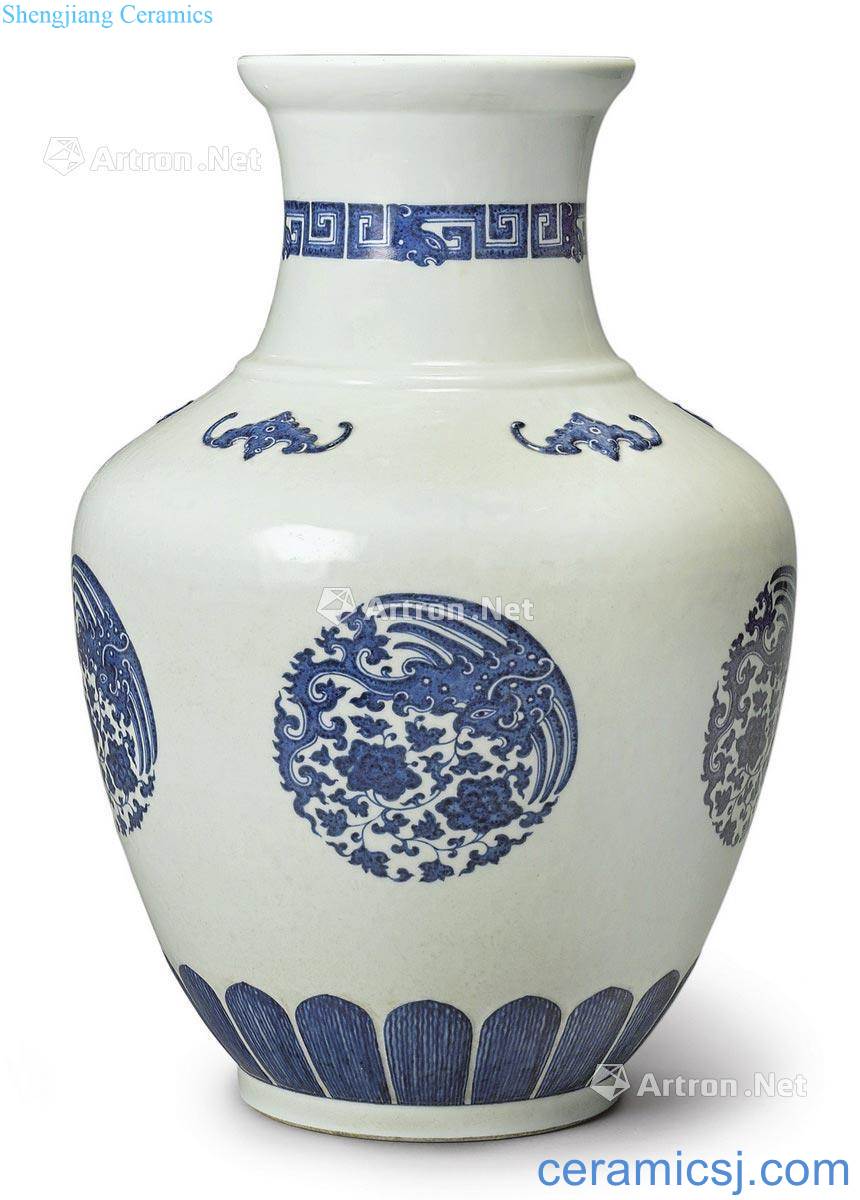 Qing qianlong Blue and white grain bottle