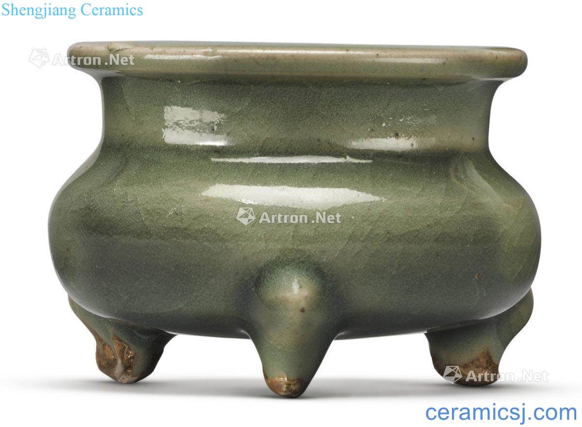 yuan Pa green glaze small furnace with three legs