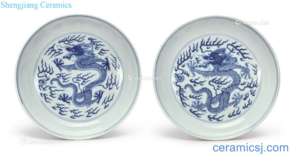 Qing qianlong Blue and white pearl dragon tray A pair of