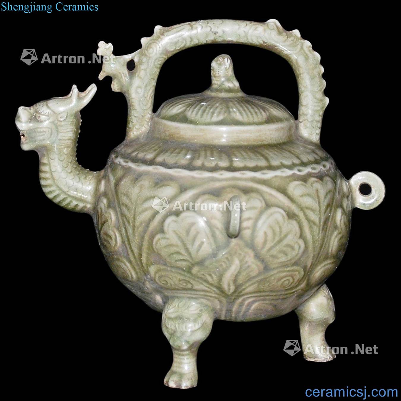 The song dynasty Yao state kiln green glaze hand-cut Long Liu three beast foot back girder pot