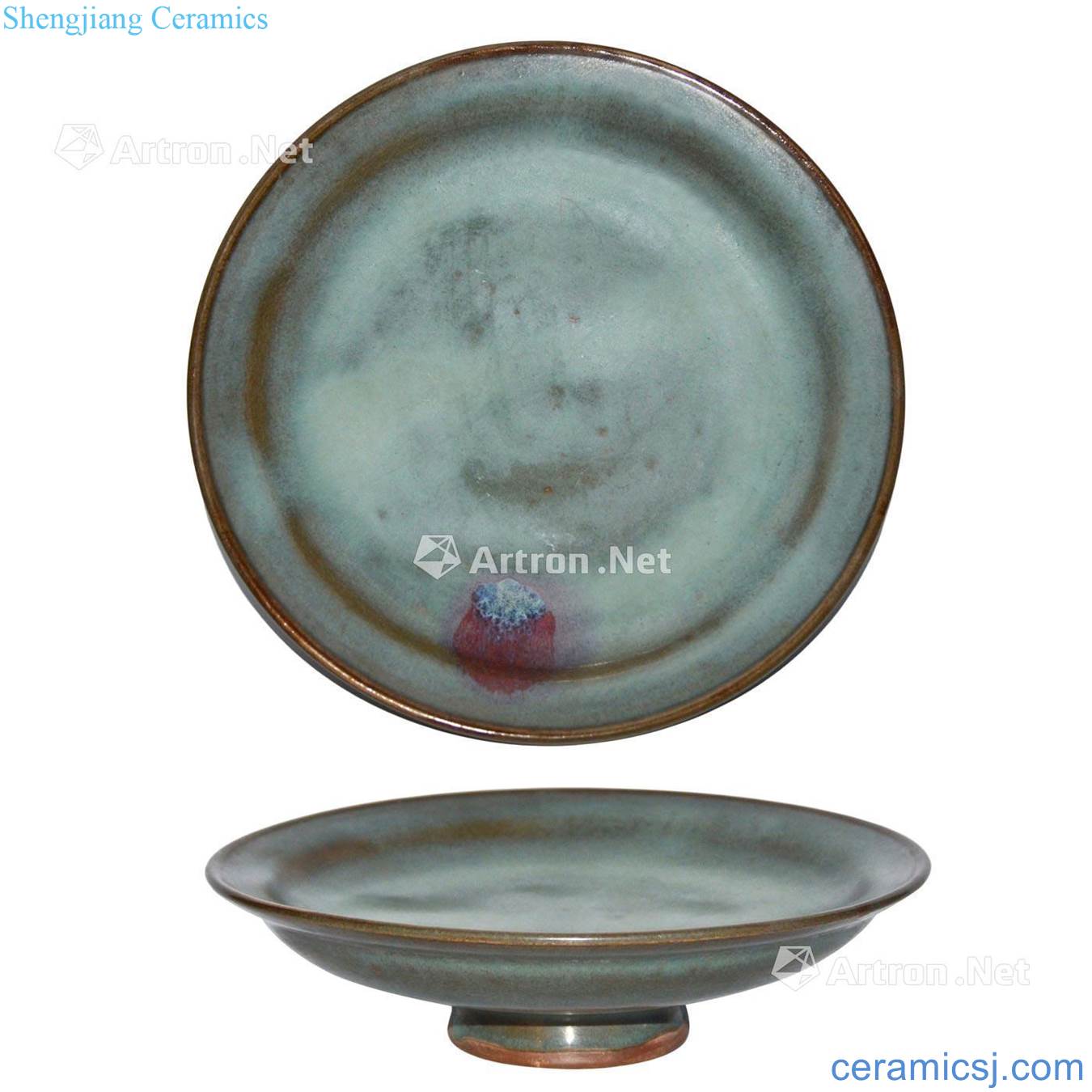 The southern song dynasty Sky blue glaze masterpieces purple ruffled along the plate
