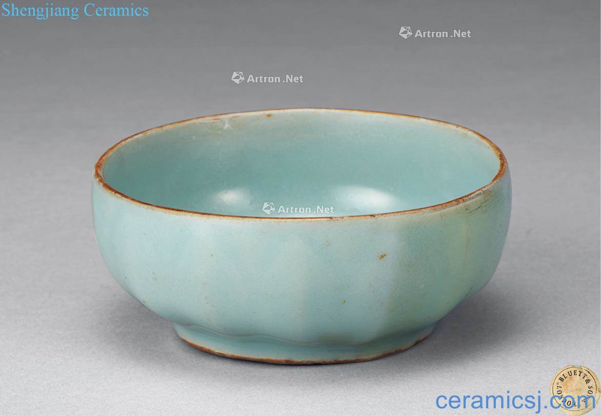 Ming Celadon lotus-shaped bowl