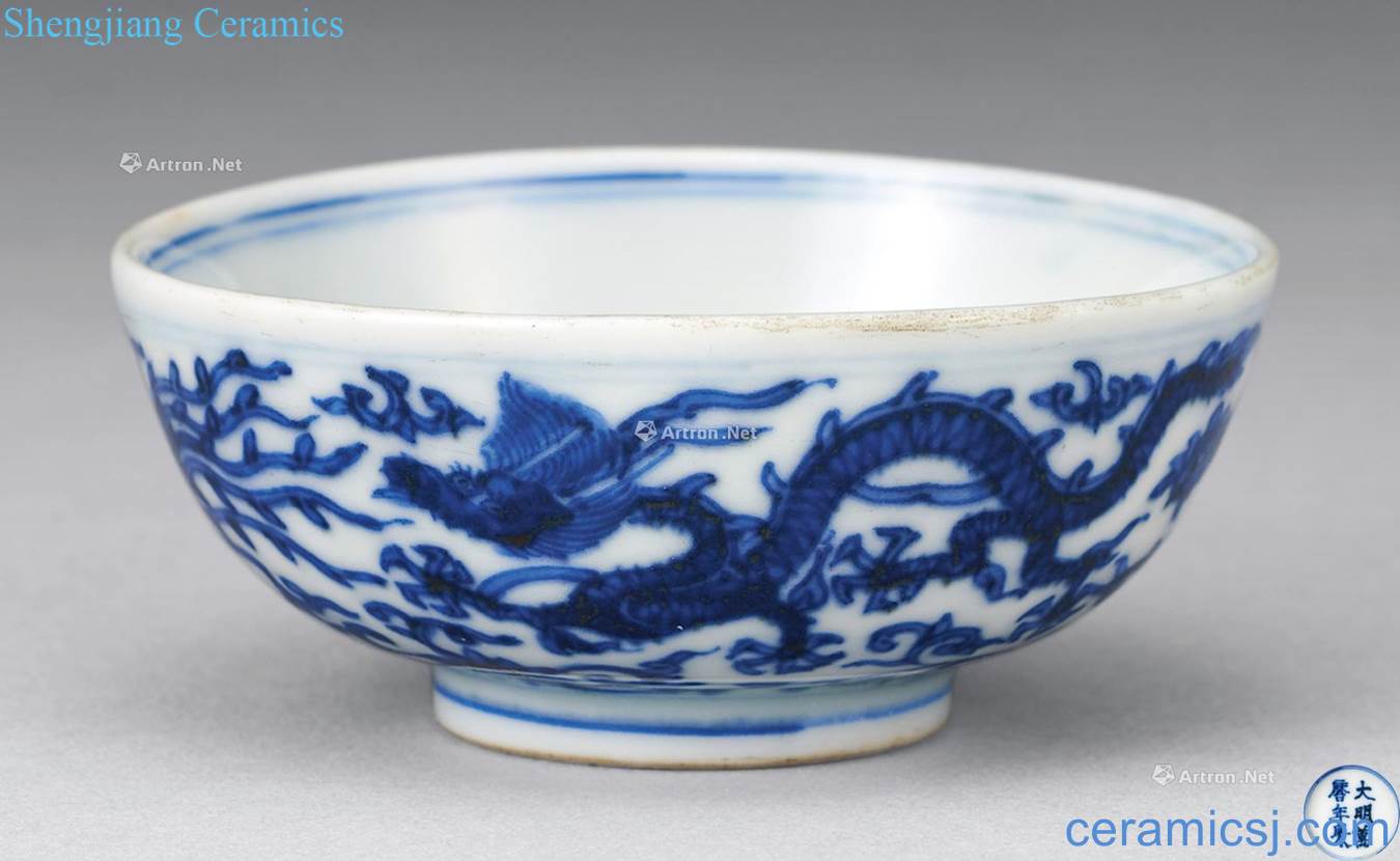 Ming Blue and white longfeng green-splashed bowls