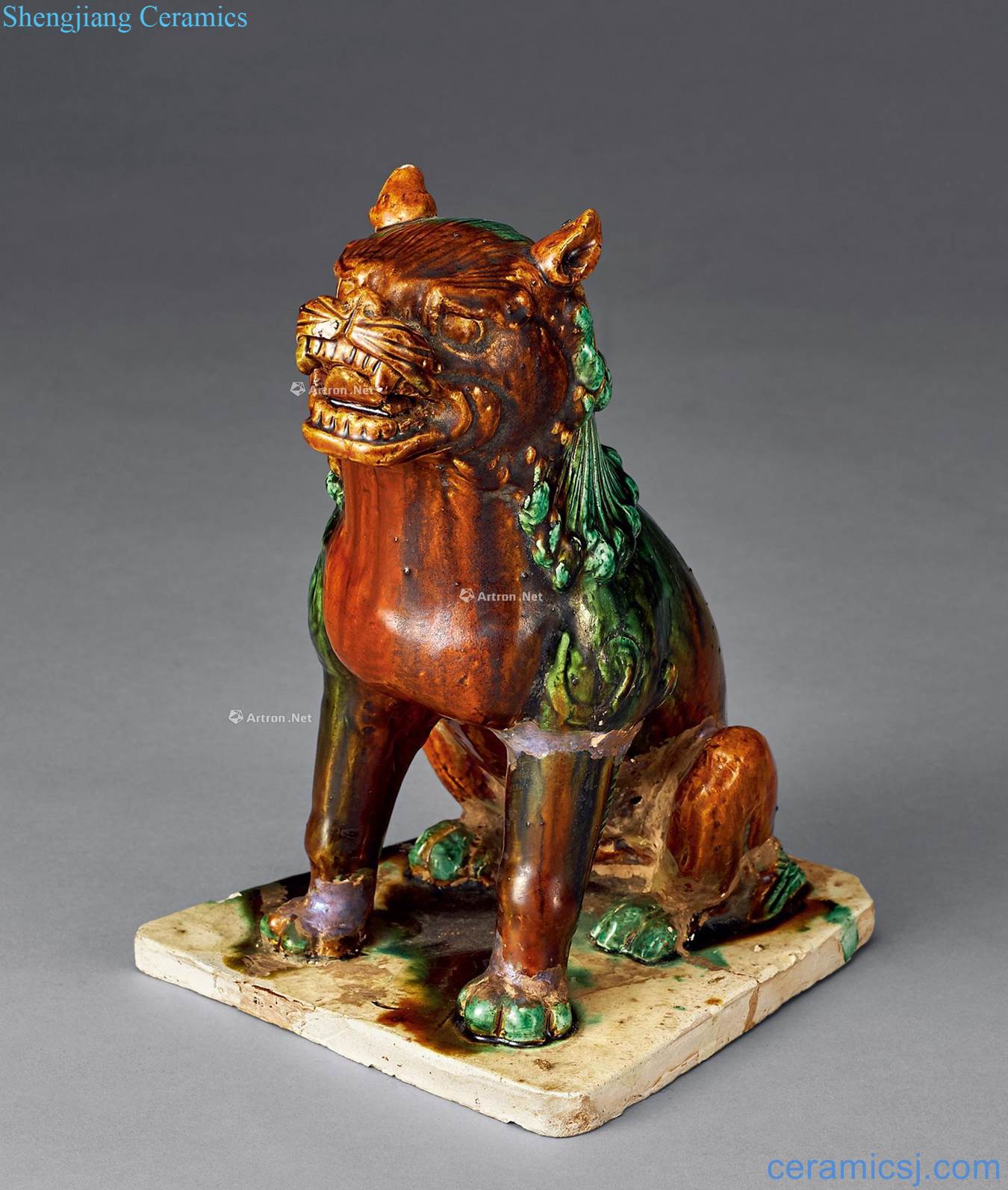 Tang three-color lion