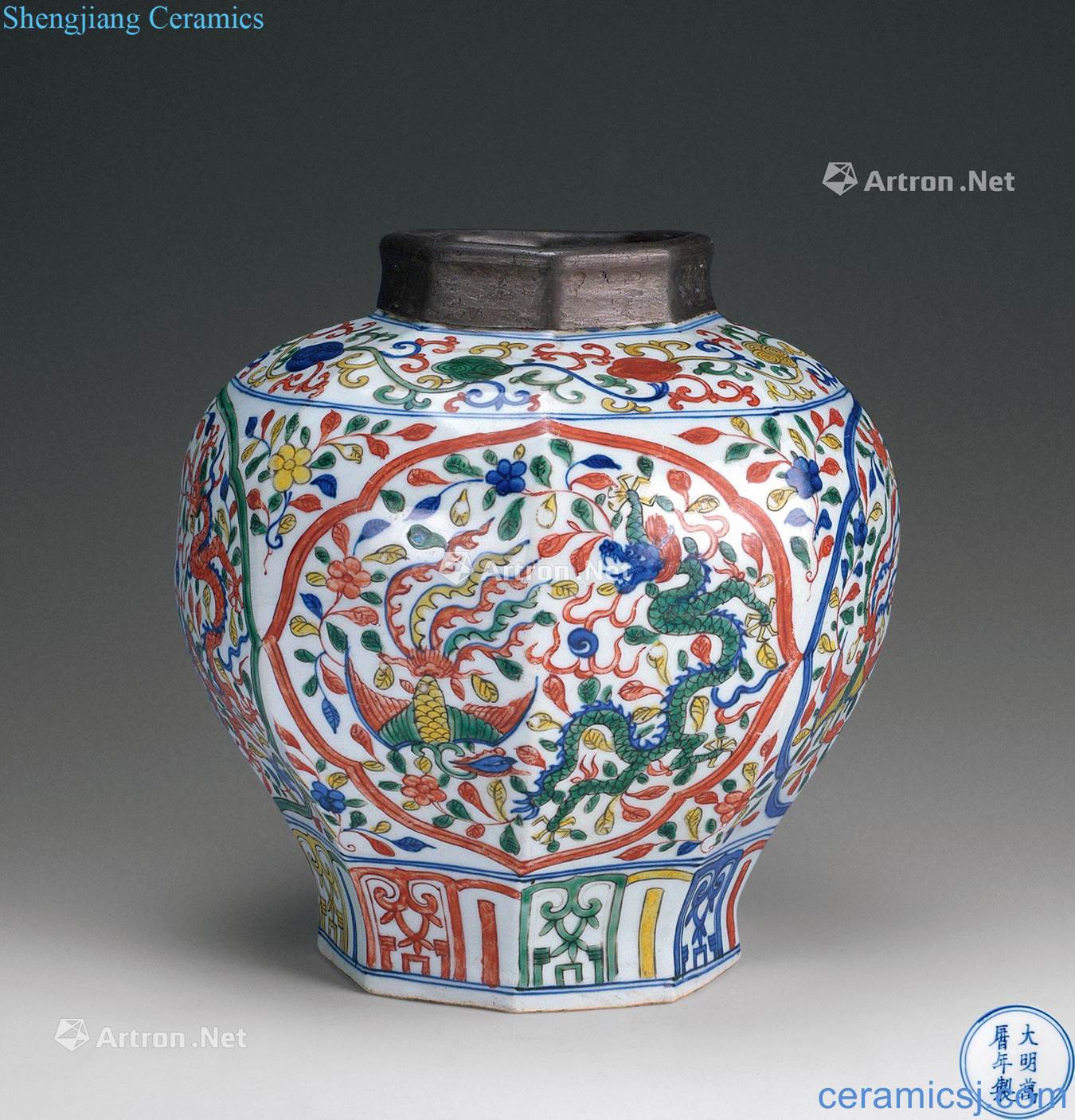 Ming dynasty (1368-1644), colorful longfeng grain eight arrises cans