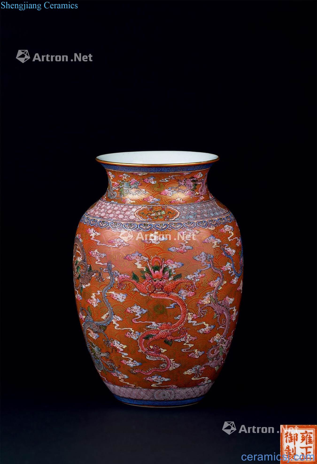 In the qing dynasty (1644-1911), pastel sea dragon bottle