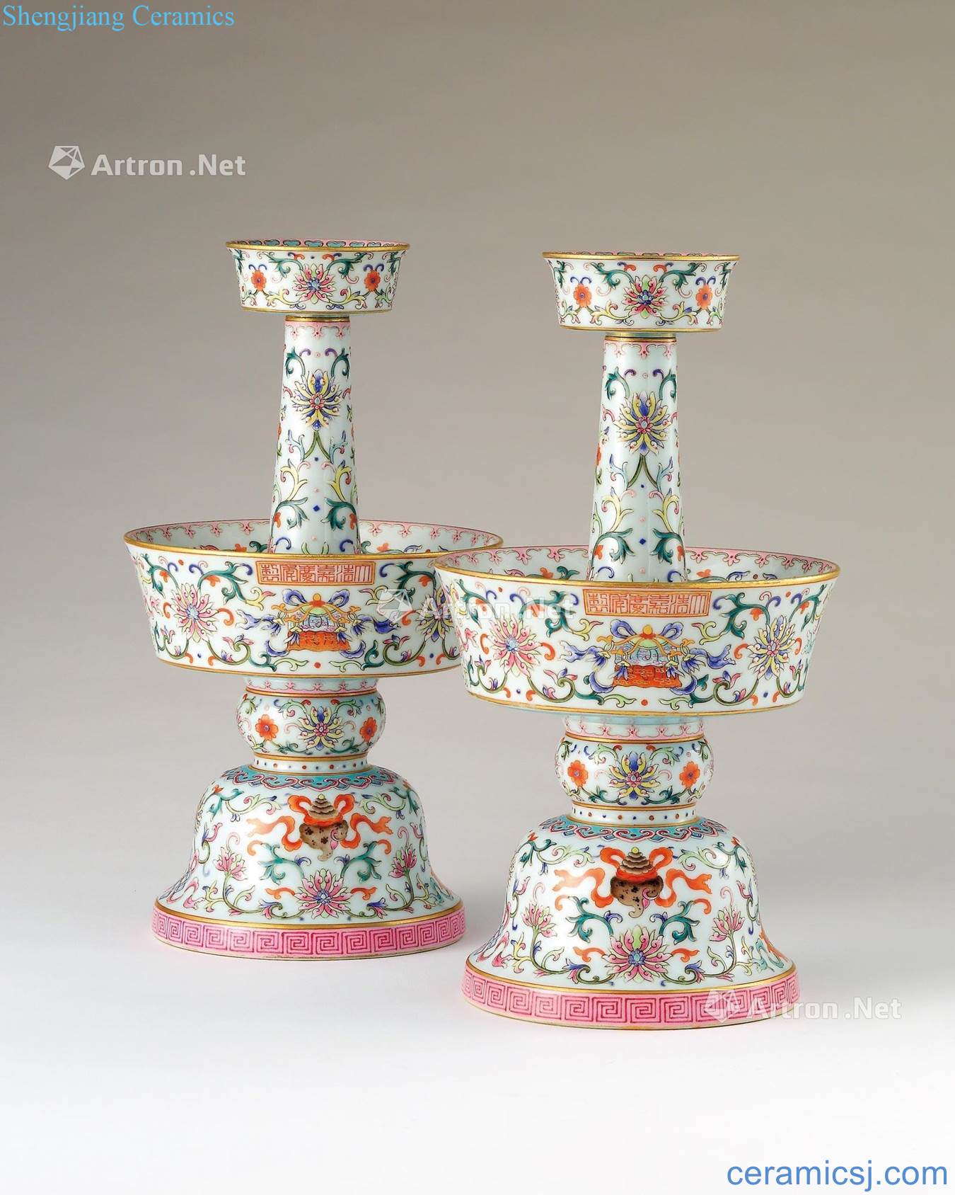 Qing jiaqing, white-floored pastel sweet grain candlestick a pair