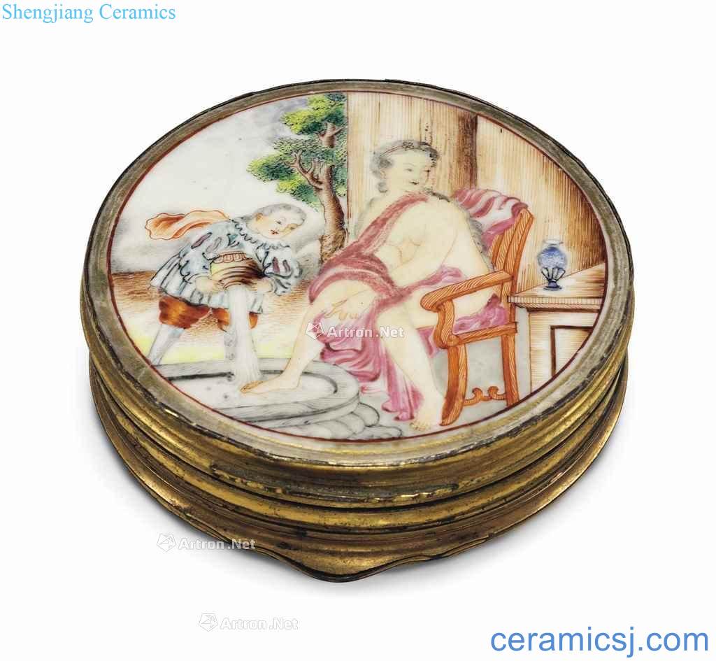 QIANLONG PERIOD (1735 ~ 96) A FAMILLE ROSE PORCELAIN CIRCULAR DOUBLE SNUFF BOX OR PATCH BOX