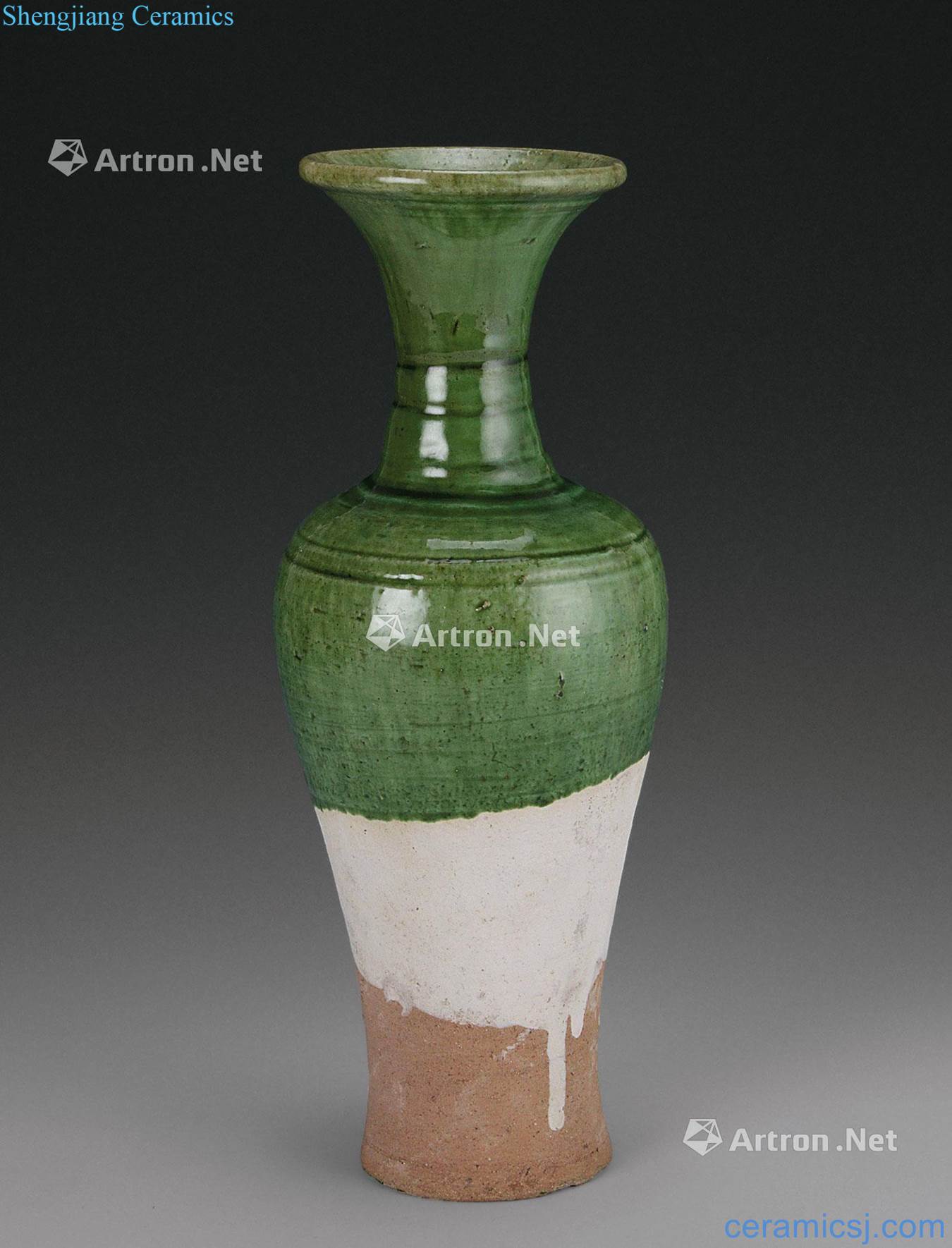 Liao dynasty (916-1125), green glazed flask