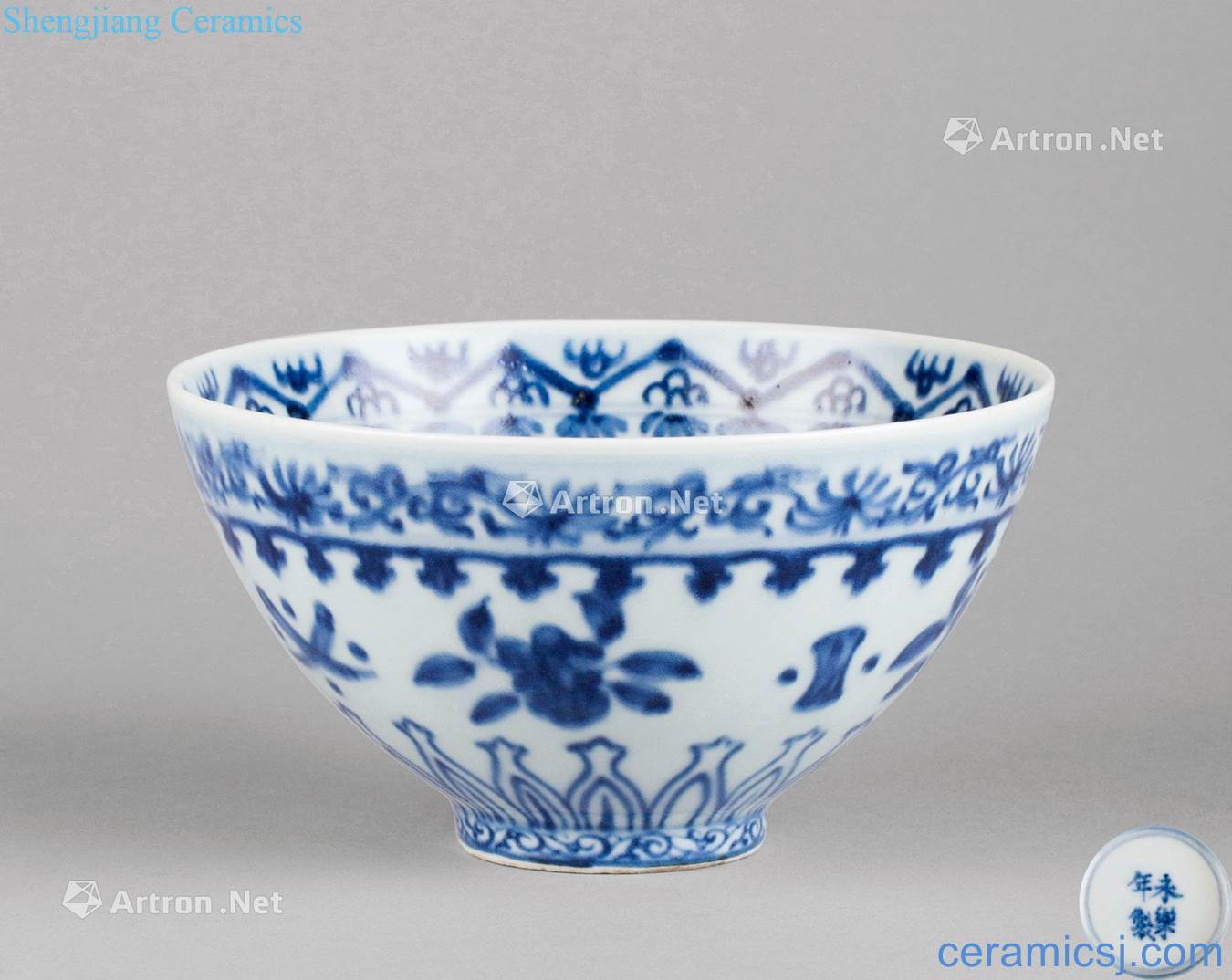In the Ming dynasty (1368-1644) blue and white flower green-splashed bowls