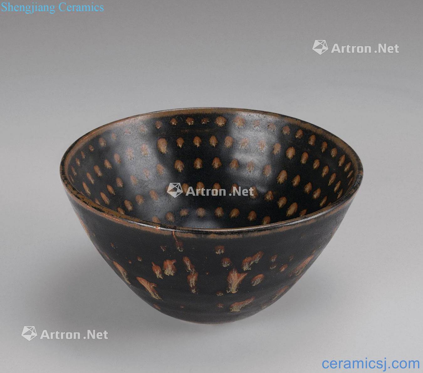 The song dynasty (960-1279) temmoku spot glaze teacup
