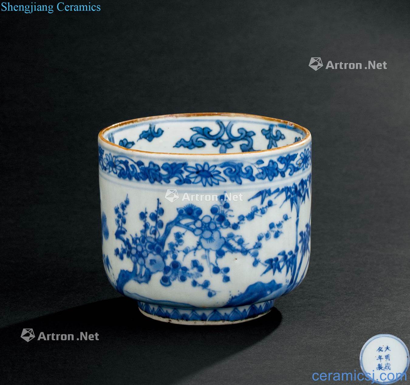 In the Ming dynasty (1368-1644) blue and white, poetic WenXiangLu