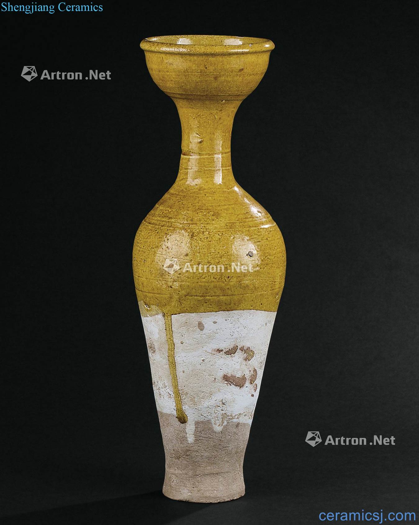 Liao dynasty (916-1125), yellow glazed flask