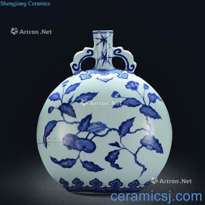 Blue and white flowers and qing yongzheng grain flat bottles
