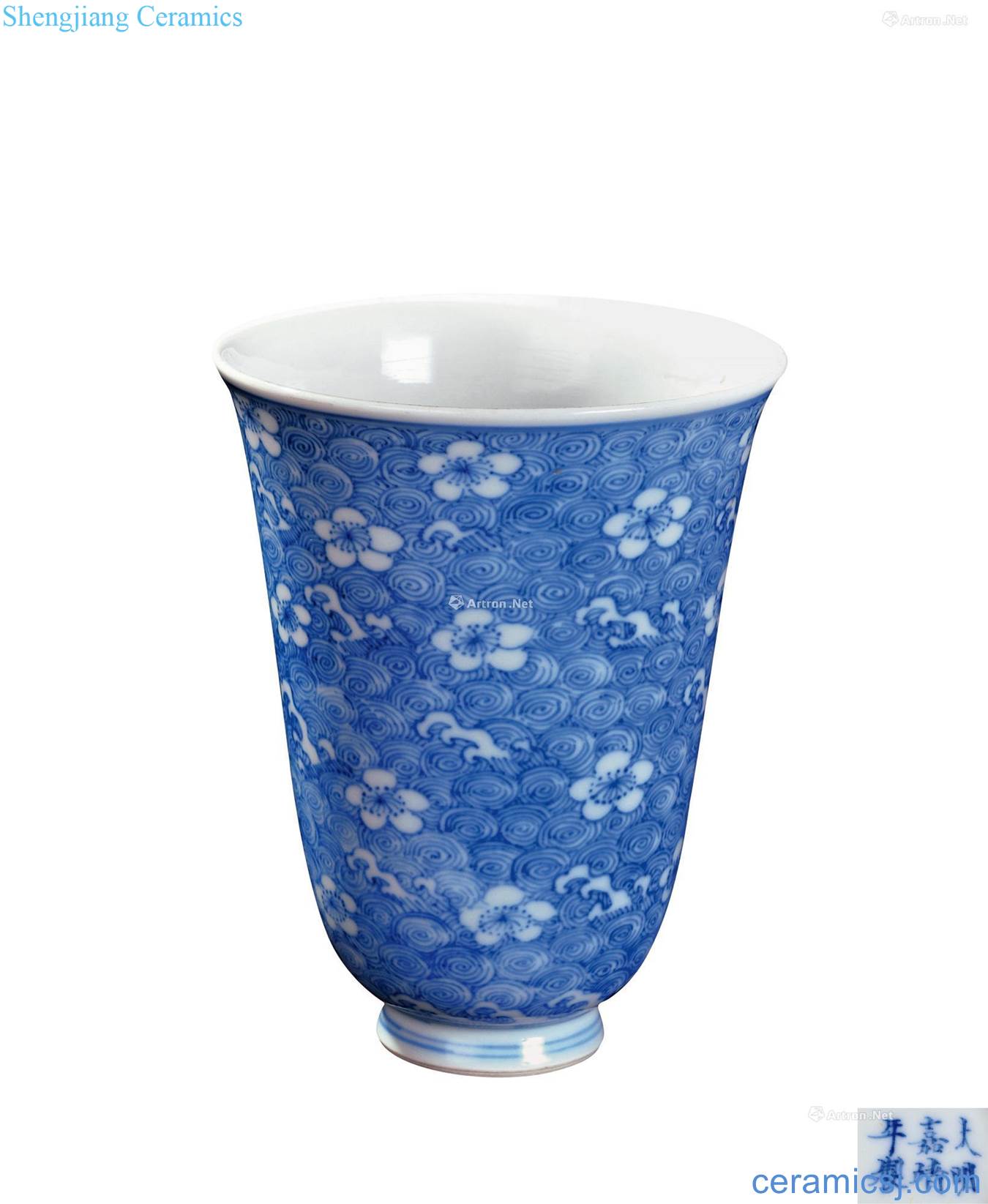 The qing emperor kangxi Blue and white peach blossom running water grains bell cup