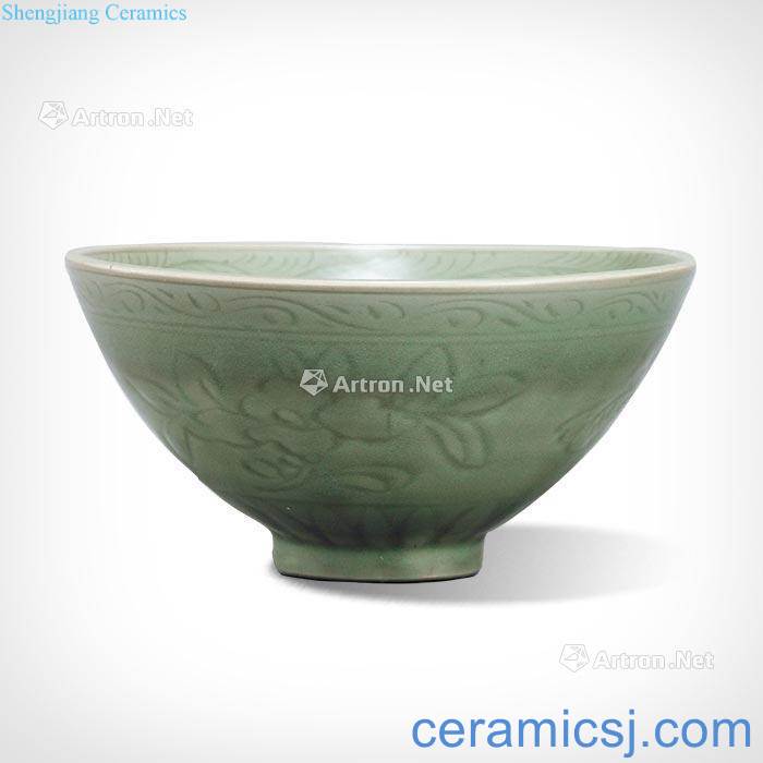 Early Ming dynasty Longquan carved flowers green-splashed bowls