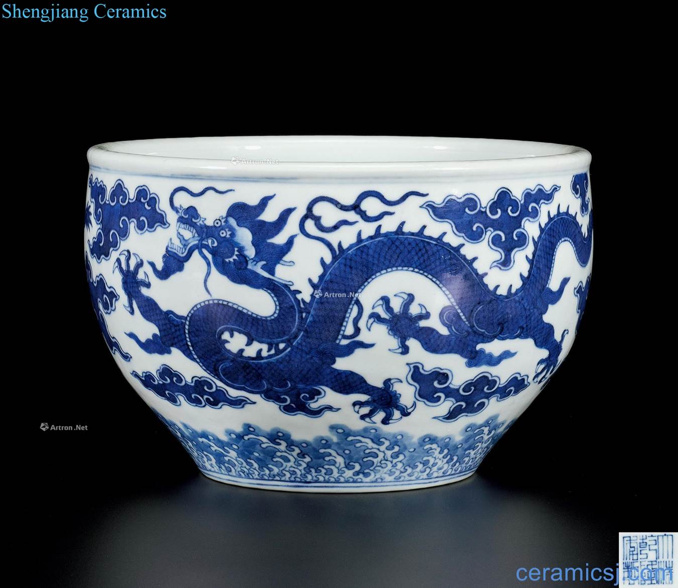 Qing qianlong Blue and white YunLongWen cylinder