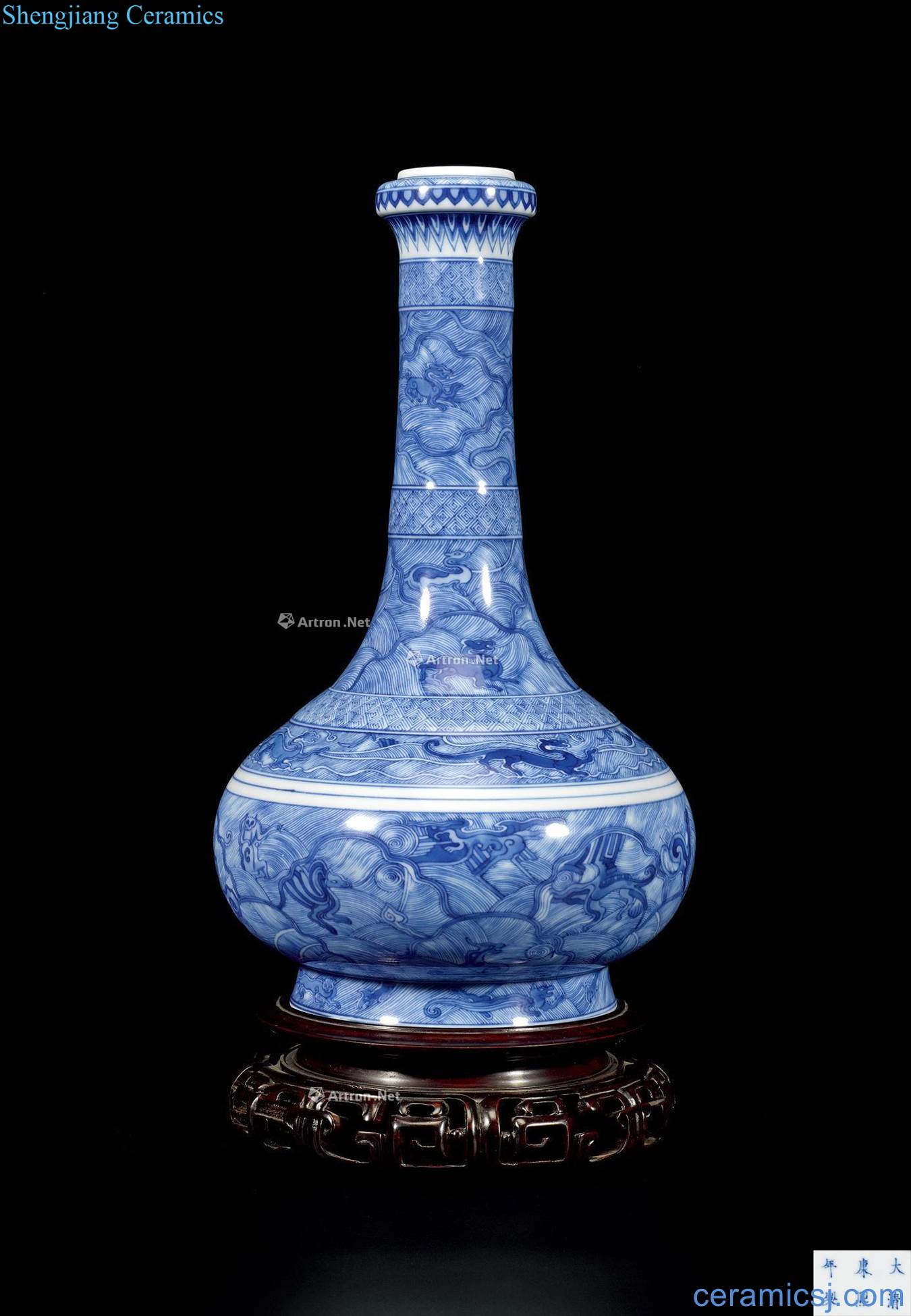 The qing emperor kangxi porcelain figure bottles of sea animals