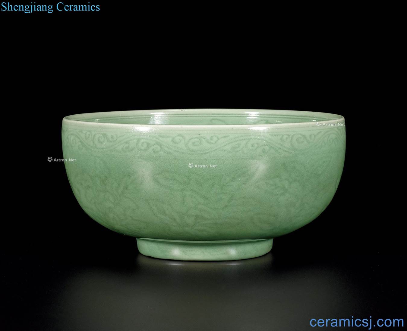 Ming yongle Longquan dark engraved fold branch flowers and grain pier bowl