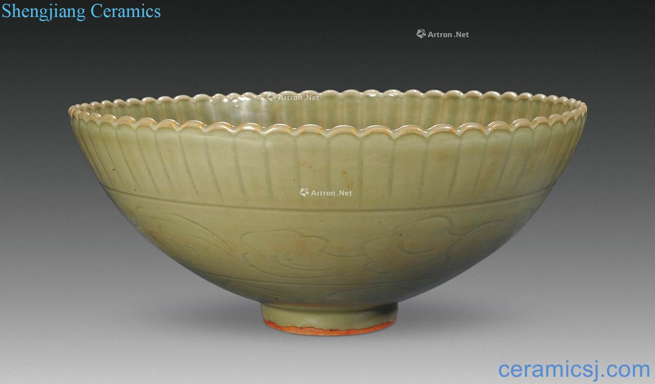 Ming Longquan chrysanthemum petals engraved designs big bowl