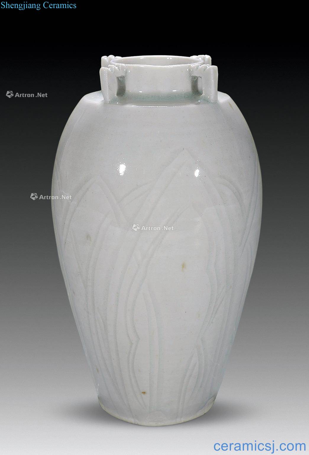 Northern song dynasty shadow blue carved Hualien disc four bottles