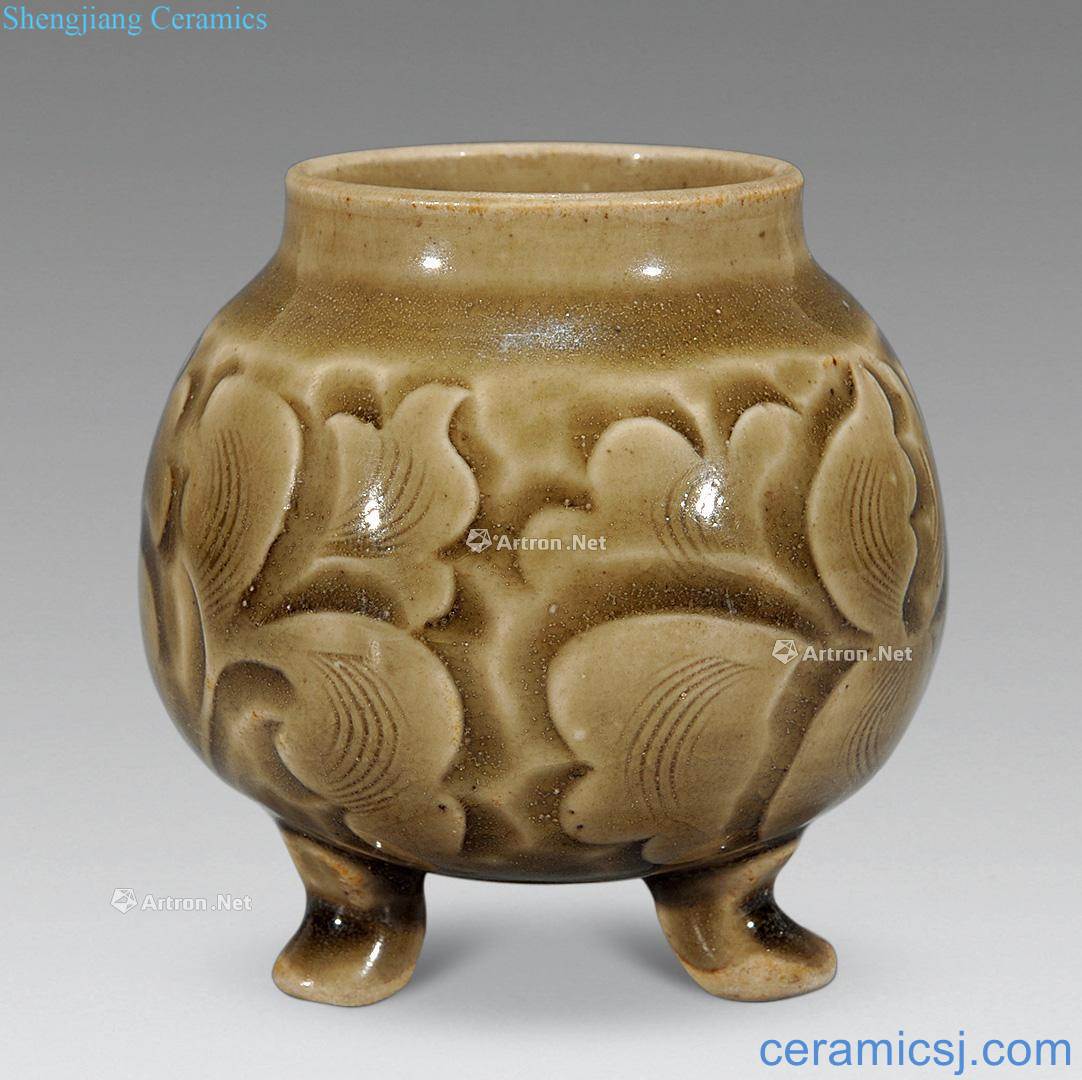The song dynasty Yao states carved flowers furnace with three legs