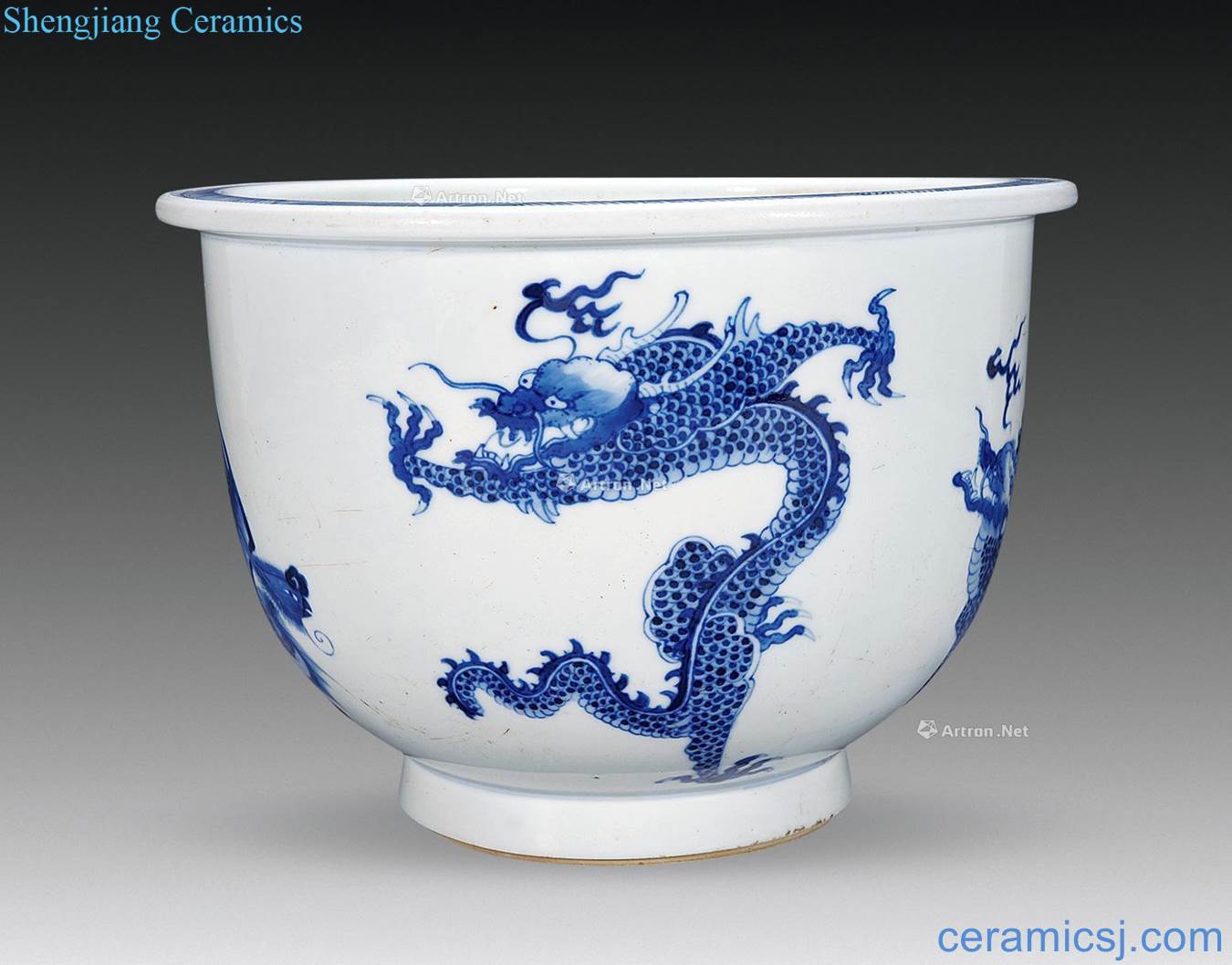 Mid qing Blue and white Long Fengxian beast flowerpot