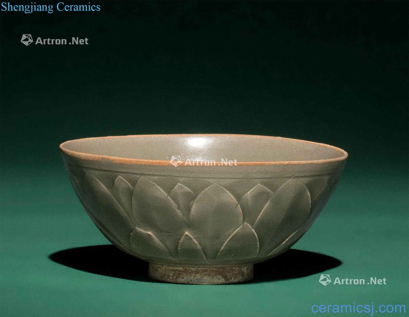 Ming Green glaze carved lotus green-splashed bowls