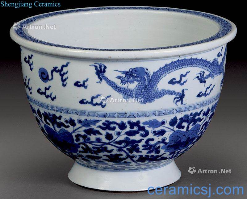Blue and white dragon flowers cylinder of the reign of emperor kangxi